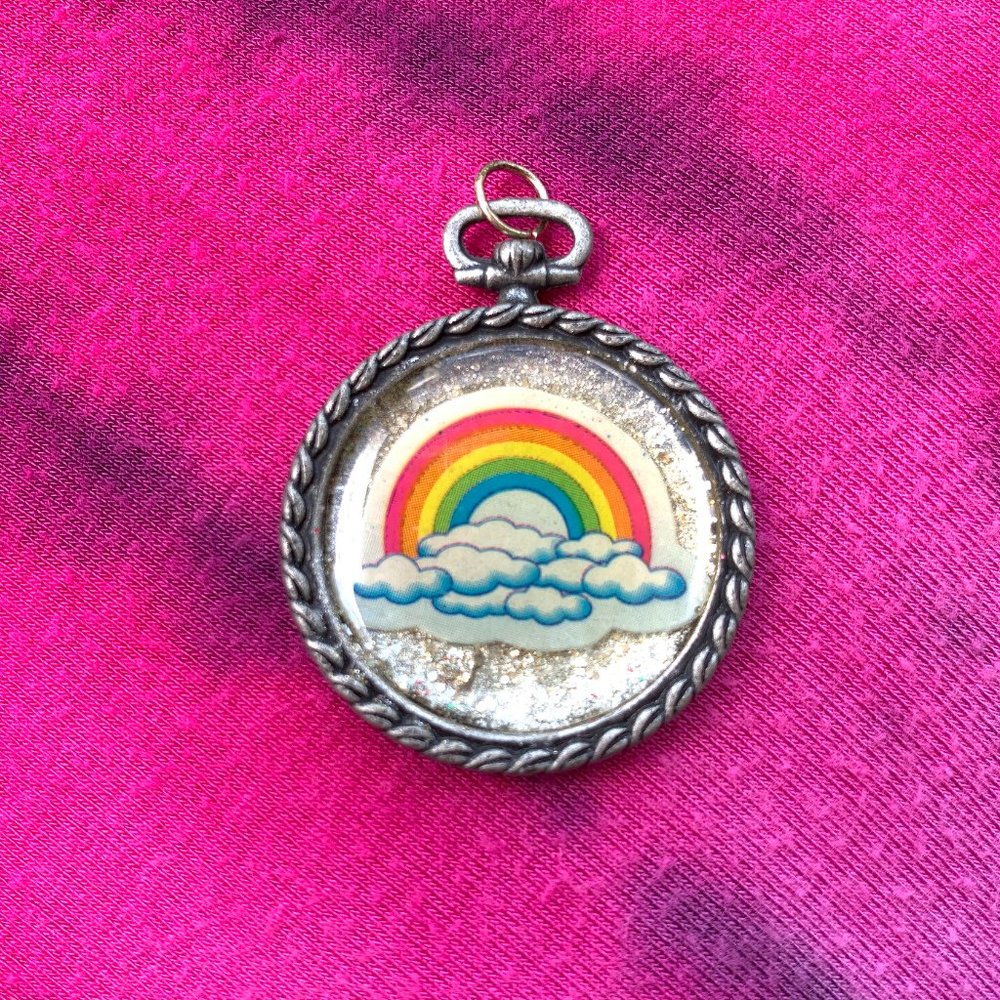 Lisa Frank Rainbow Classic 90's Vintage Sticker Pendant / Charm Necklace Sticker - Picture 2 of 6